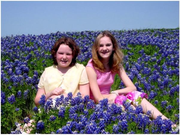 blue bonnets.jpg - 2001 - Easter in Texas Blue Bonnets - Stephanie & Gretchen